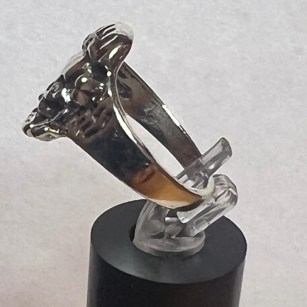 Brand New Silver Skull Ring